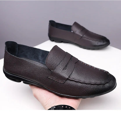 2026 Spring Autumn New Loafers Male Solid Color Fashion Casual Leather Shoes Male Soft Sole Light Driving Shoes Man
