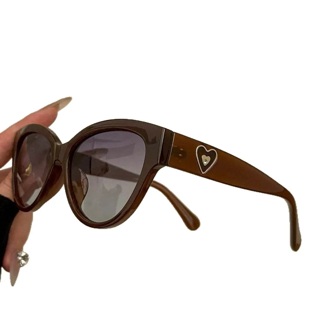 Retro TR Polarized Cat Eye Sunglasses for Women Heart Shape Metal Hinge Decoration Shades UV400 Protective Fashion Sun Glasses