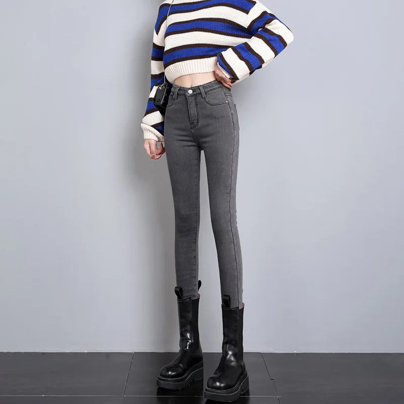New Women Thermal Jeans Winter Snow Warm Plush Stretch Jeans Lady Skinny Thicken Students Denim Pants Fleece Mom Fur Trousers