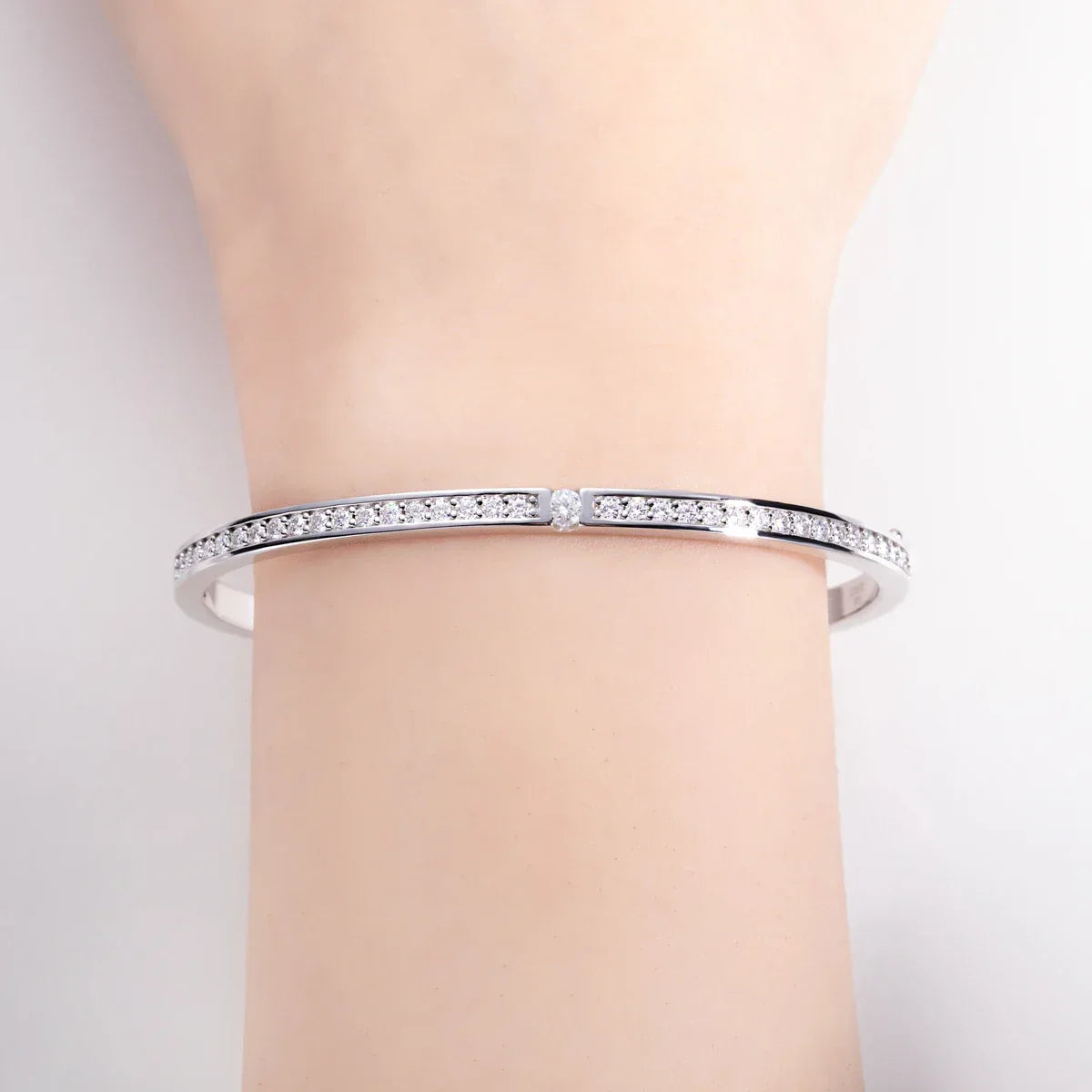 2.017cttw Moissanite Eternity Bracelet 925 Sterling Silver 18K White Gold Plated Classic Bangle for Women Gifts