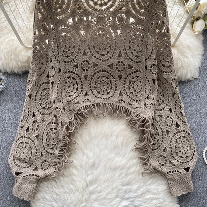 Autumn Casual Loose Knitting Top O Neck Hook Flower Hollow Long Sleeved Tassel Design Fashion French Vintage Blouse