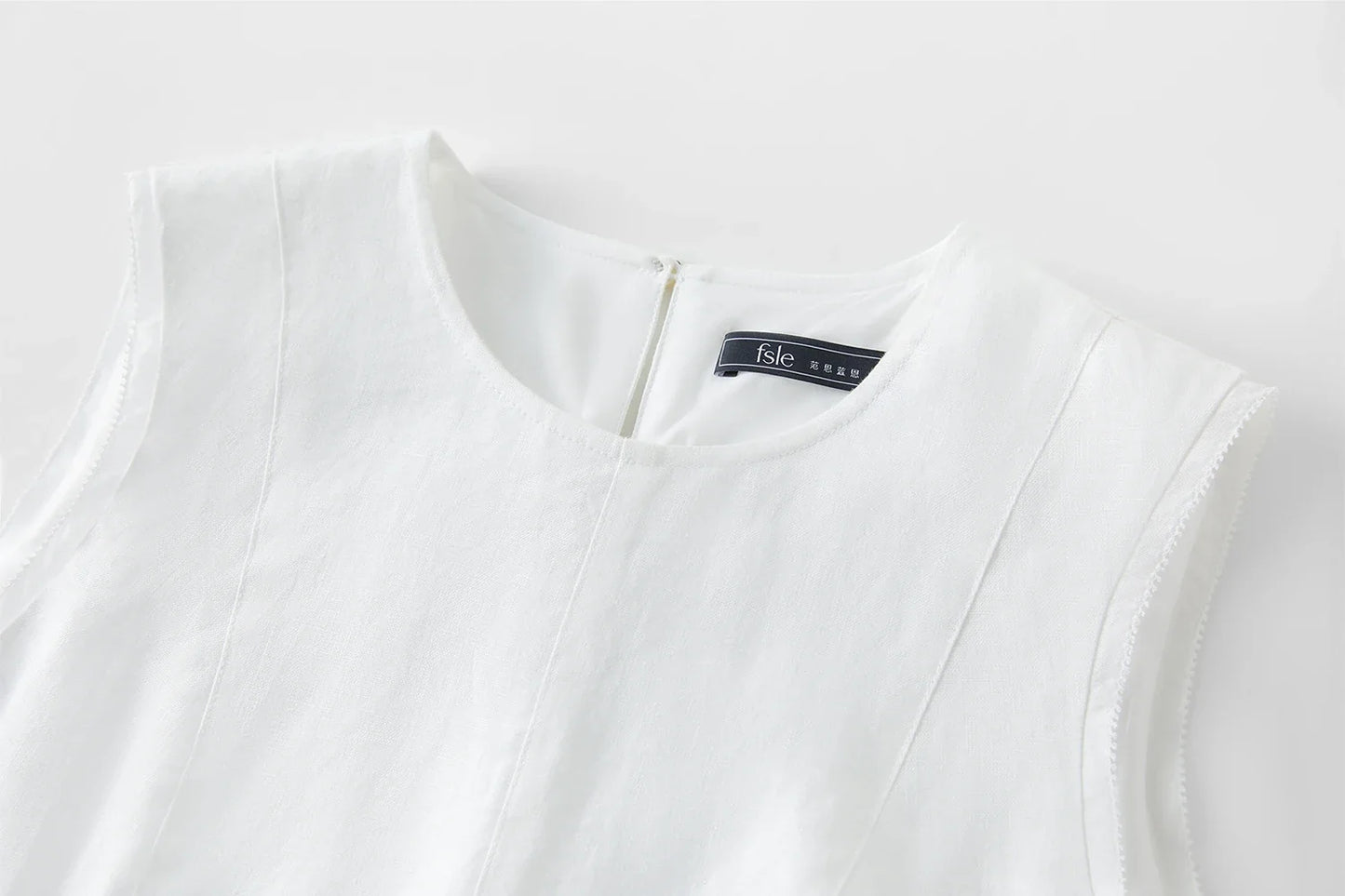 Sleeveless Round Neck Women's Shirt Subtle A Line Style 2025 Summer New Collection Shirts 25FE12079