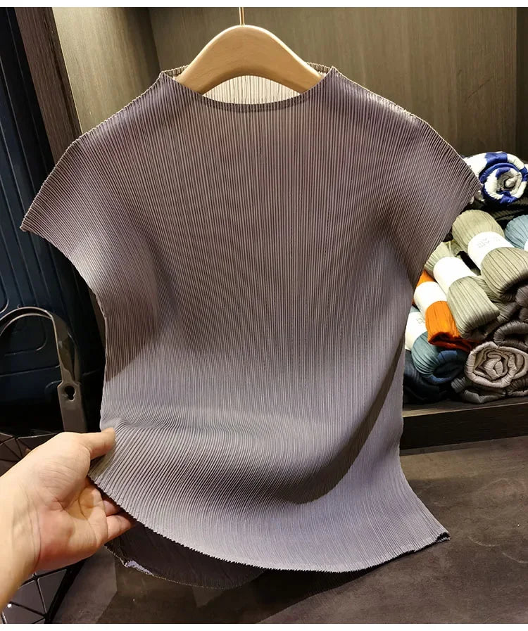 Miyake Versatile Classic Simple Solid Color Stand Up Collar Pleated Top Women Slim Slim Short Sleeve Miyake T-shirt Summer 2025