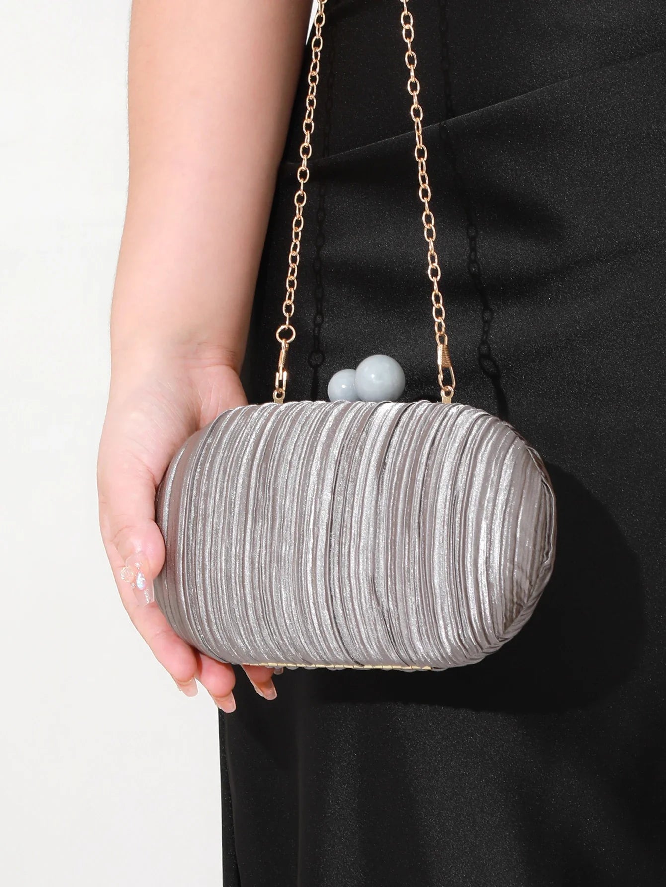 Elegant Satin Pleated Handbag 2025 New Niche Design Bridal Princess Ladies' Evening Bag Ceremony Cloth Round Purses and Clutches