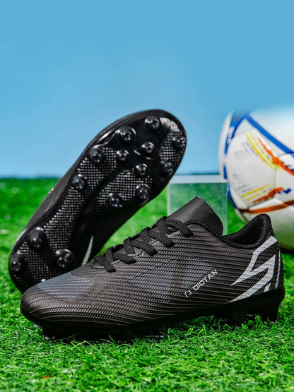 Low-top, soccer shoes, unisex, TF and FG, slip-resistant and wear-resistant, available in 3 colors. Sole spikes Not above ankle