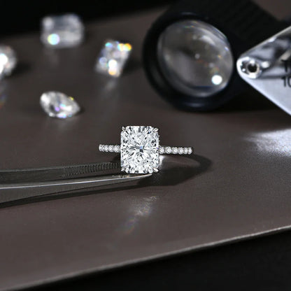 Bagues moissanite ATTAGEMS classiques taille radiant 4 carats en cuivre plaqué or avec halo caché, bague de fiançailles pour elle