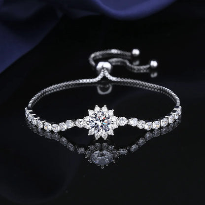 925 sterling silver inlaid two carat moissanite sunflower bracelet flower bracelet, elegant and luxurious handmade jewelry, the best gift for women's pull-out Valentine's Day