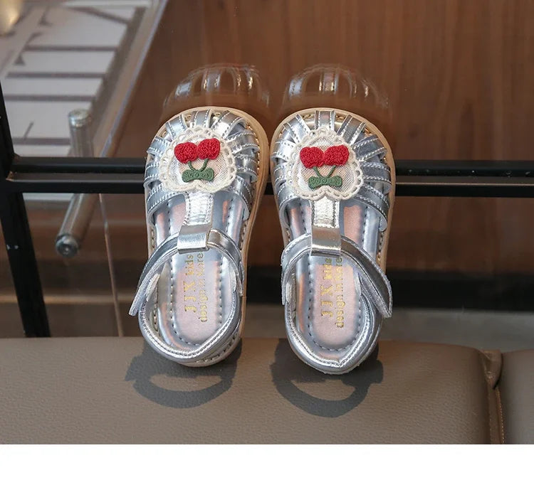 2025 New Summer Baby Girls Sandals Pu Leather Cartoon Strawberry Children's Beach Sandals Non-slip Sole Kids Shoes 21-30
