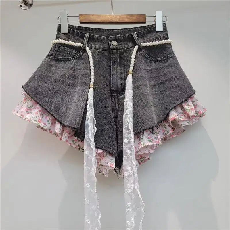 Trendy The Summer Of 2026 Women's Pearl Lace Belt Denim Shorts Fashion Wrinkled Edge Design A-line Hot Pants Female 1LS3067
