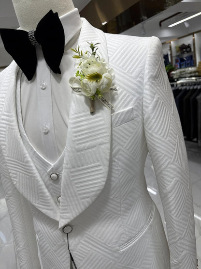 Patterned Elegant White Man Suit Jacket Vest Pants Fashionable 3-pieces Shawl Lapel Groom Wear Modern Glam Tuxedo Chic Set