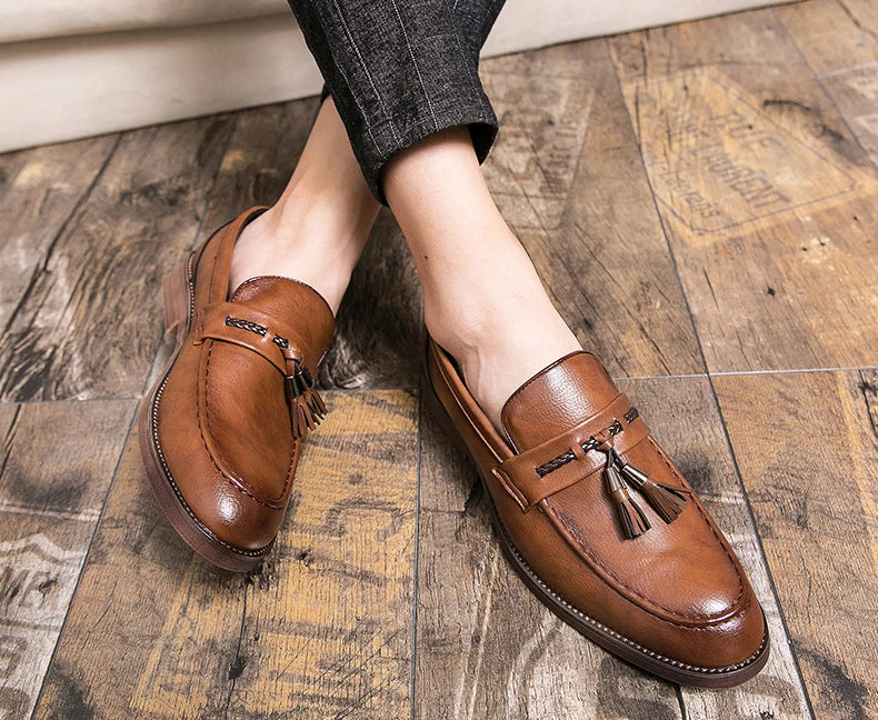 Pointed casual moccasins for men fringed slip-on men's shoes Beef soles bean boat shoes Fashion hair stylist fashion shoes