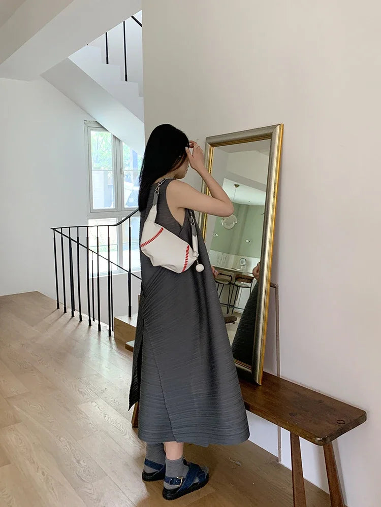 Miyake Pleated Women's Dresses Loose Plus Size High Quality Sense of Elegance Sleeveless Mid-length Skirt 2025 Spring New