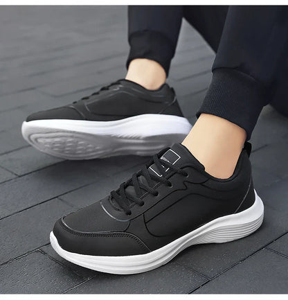 2025 New Lightweight Men Casual Leather Sneakers Non-slip Breathable Male Outdoor Running Shoes Lace Up Soft Sport Shoes