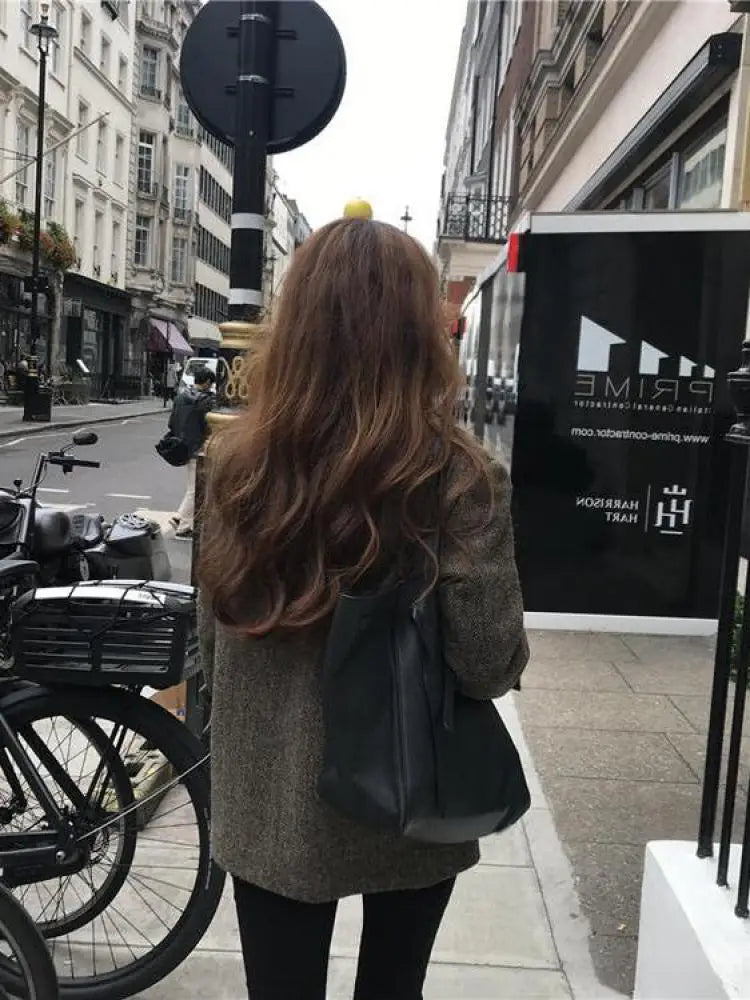 Korean Version Retro Women Long Sleeved Office Lady Short Blazer Coat 2025 Autumn Winter Single Breasted Vacation Tops Versatile