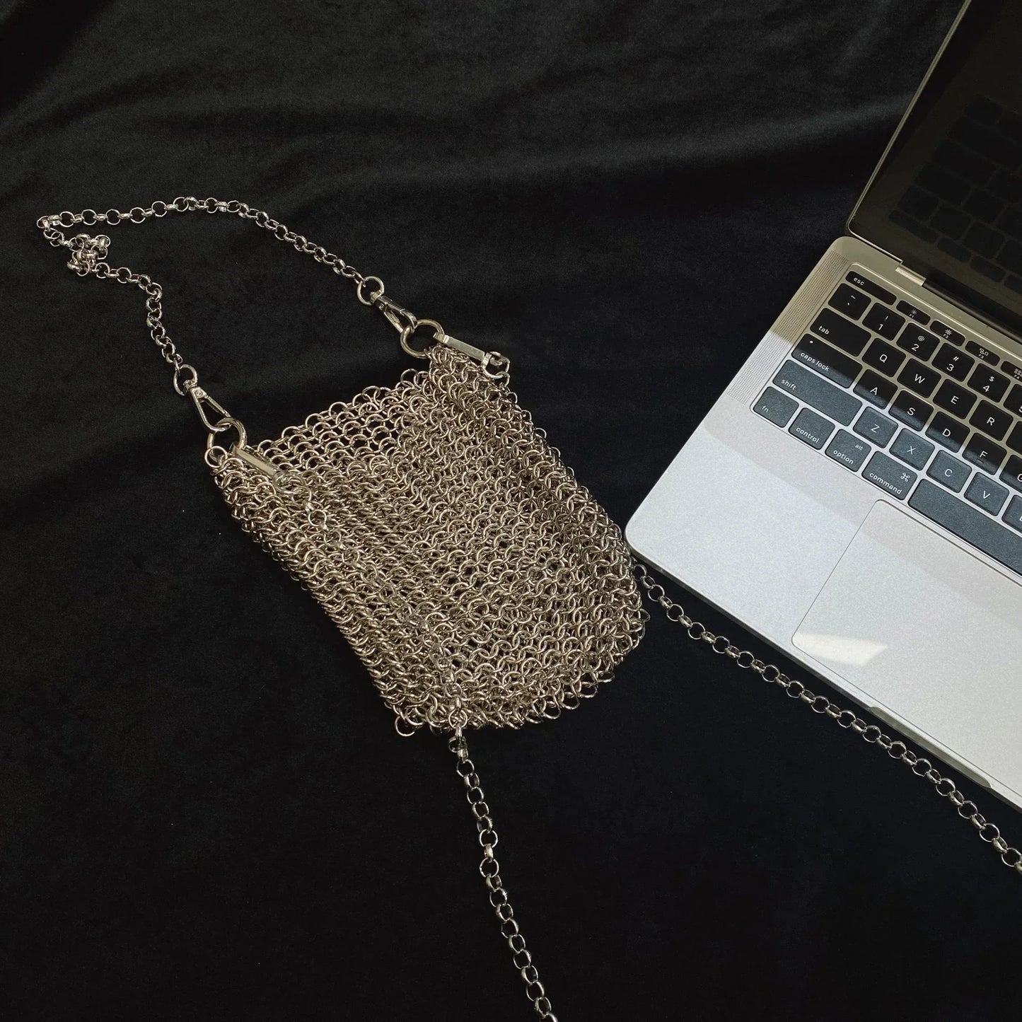 Metallic Hauberk Shoulder Bag Woven Ring Tote Chain Mail Designer Purses and Handbags Handmade Hollow Crossbody Bags for Women