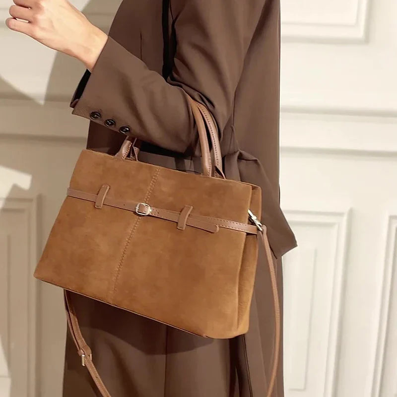 2025 Fall Winter New Top Grain Leather Spacious Boston Bag Lock Design Single Shoulder Crossbody Pack Women Commuting Handbag
