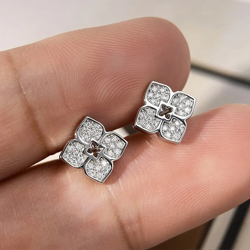 Each 0.9mm Full Moissanite Stud Earrings for Women Flower Classic Girl Earring Lab Diamond 925 Sterling Silver Jewelry