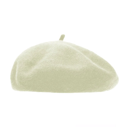A solid-color wool beret for women–warm for autumn and winter,versatile with French fashion flair,and an ideal gift for friends