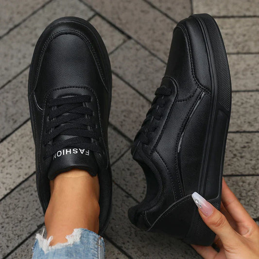 2025 Fashion Women's Black Sneakers Stylish Low Top Design Comfortable Lace Up Fit Versatile Casual Shoe Trendy Fashion Footwear