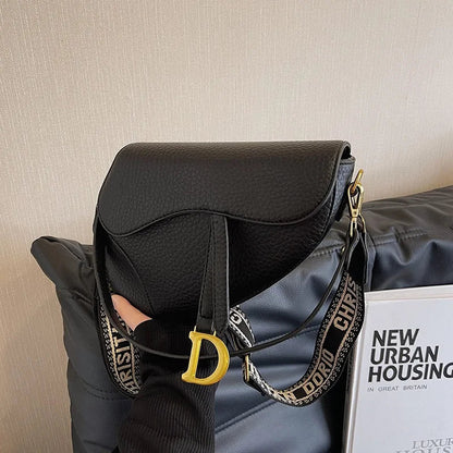 24*20*6cm Hot selling light luxury underarm saddle bag, new niche design, casual shoulder crossbody bag bags