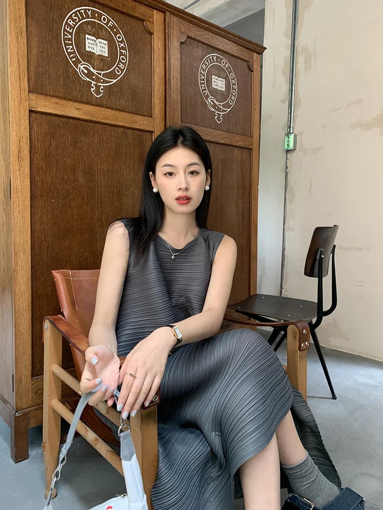 Miyake Pleated Women's Dresses Loose Plus Size High Quality Sense of Elegance Sleeveless Mid-length Skirt 2025 Spring New