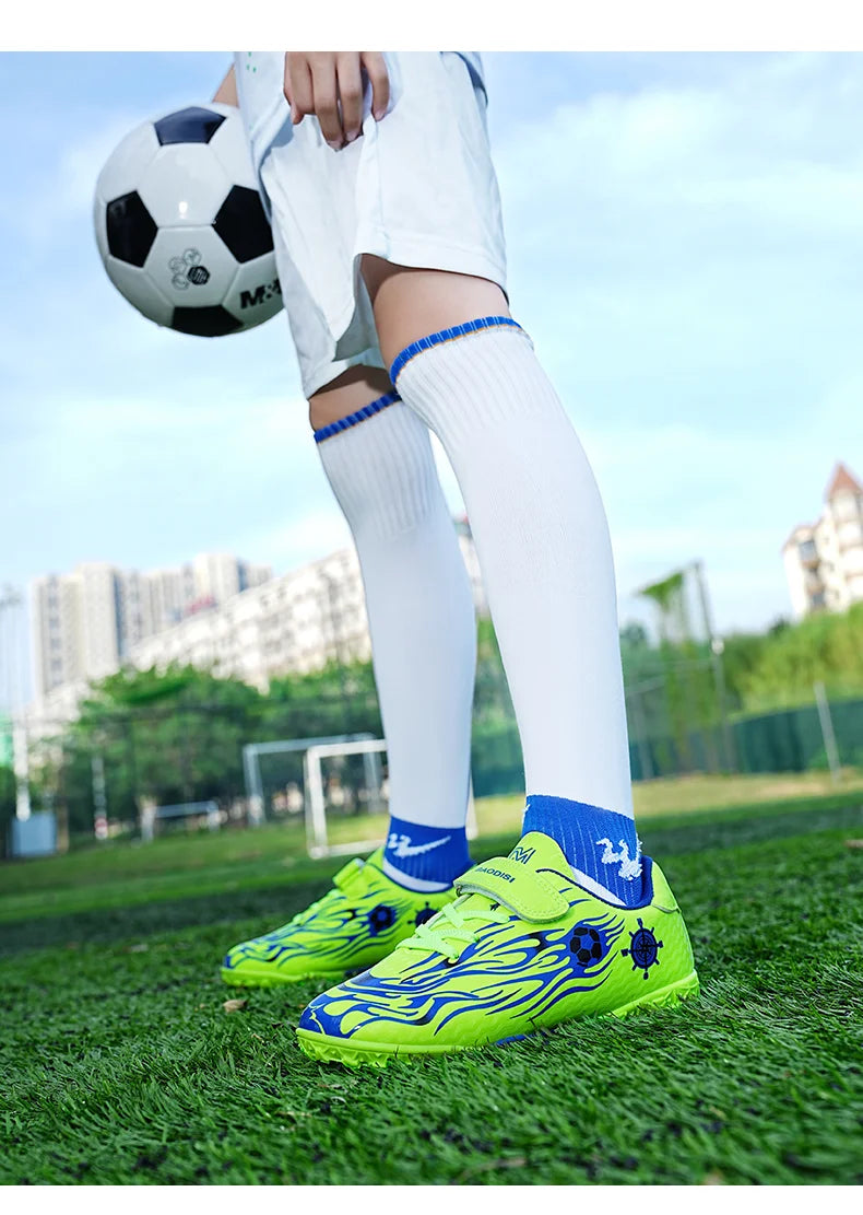 New Kids Low Top Soccer Shoes Boys Football Cleats Boys Lightweight Training Boots Youth Breathable Comfortable Football Sneaker