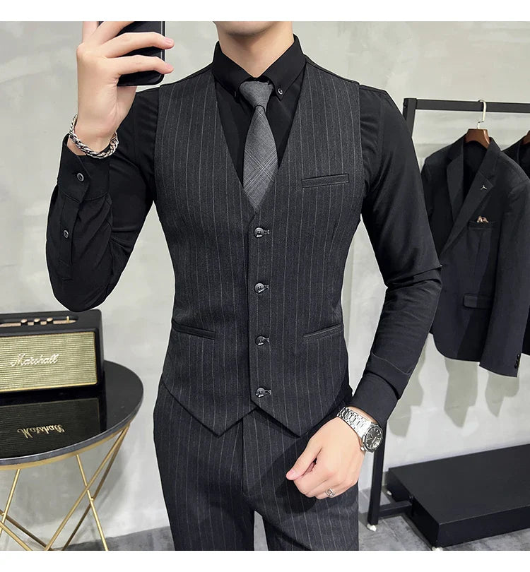 2025 High-quality Korean Version Slim-fit Business (Suit + Vest + Trousers) Striped Double-breasted Suit Three-piece Set