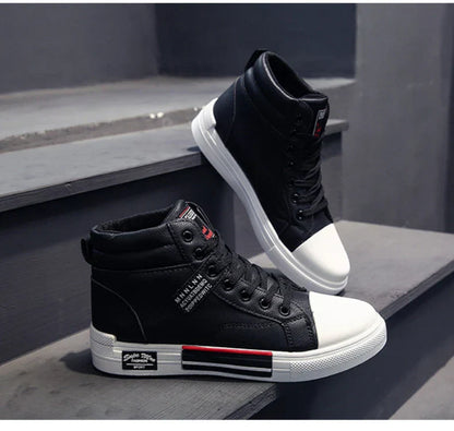 2025 new  Breathable soft sole Men's Casual Sports Shoes Korean Fashion Student jogging shoes youth board shoes