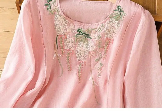 Retro Round Neck Cotton and Linen Embroidered Shirt for Women in Summer New Loose and Elegant Temperament Five-point Sleeve Top