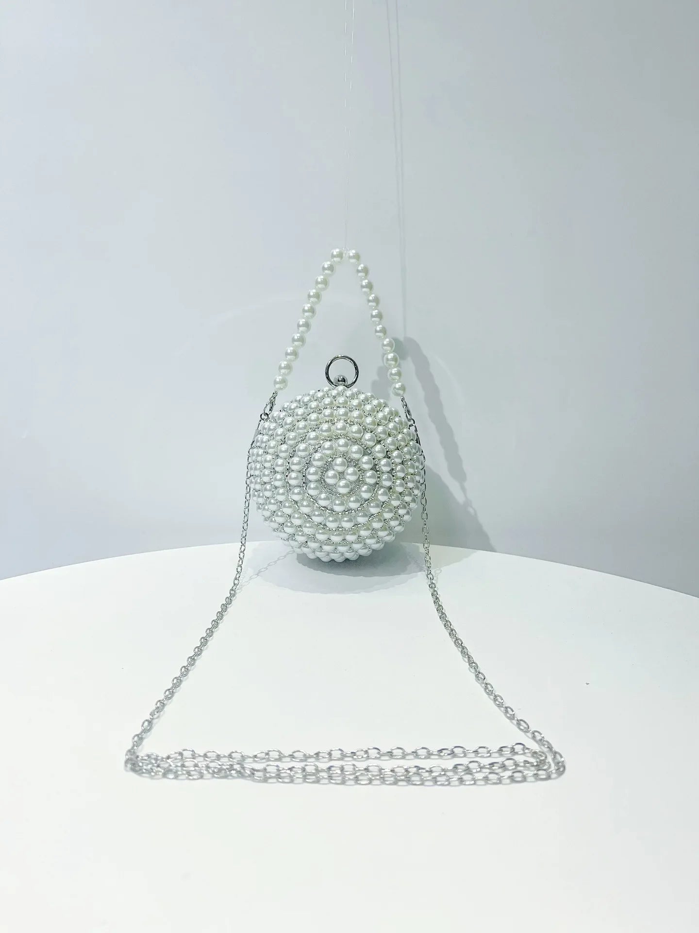 Round Pearl Clutch Purse Handbag Luxury Elegant Evening Bag Ring Handle For Women Bride Bridesmaid Wedding Party Handbag Purses