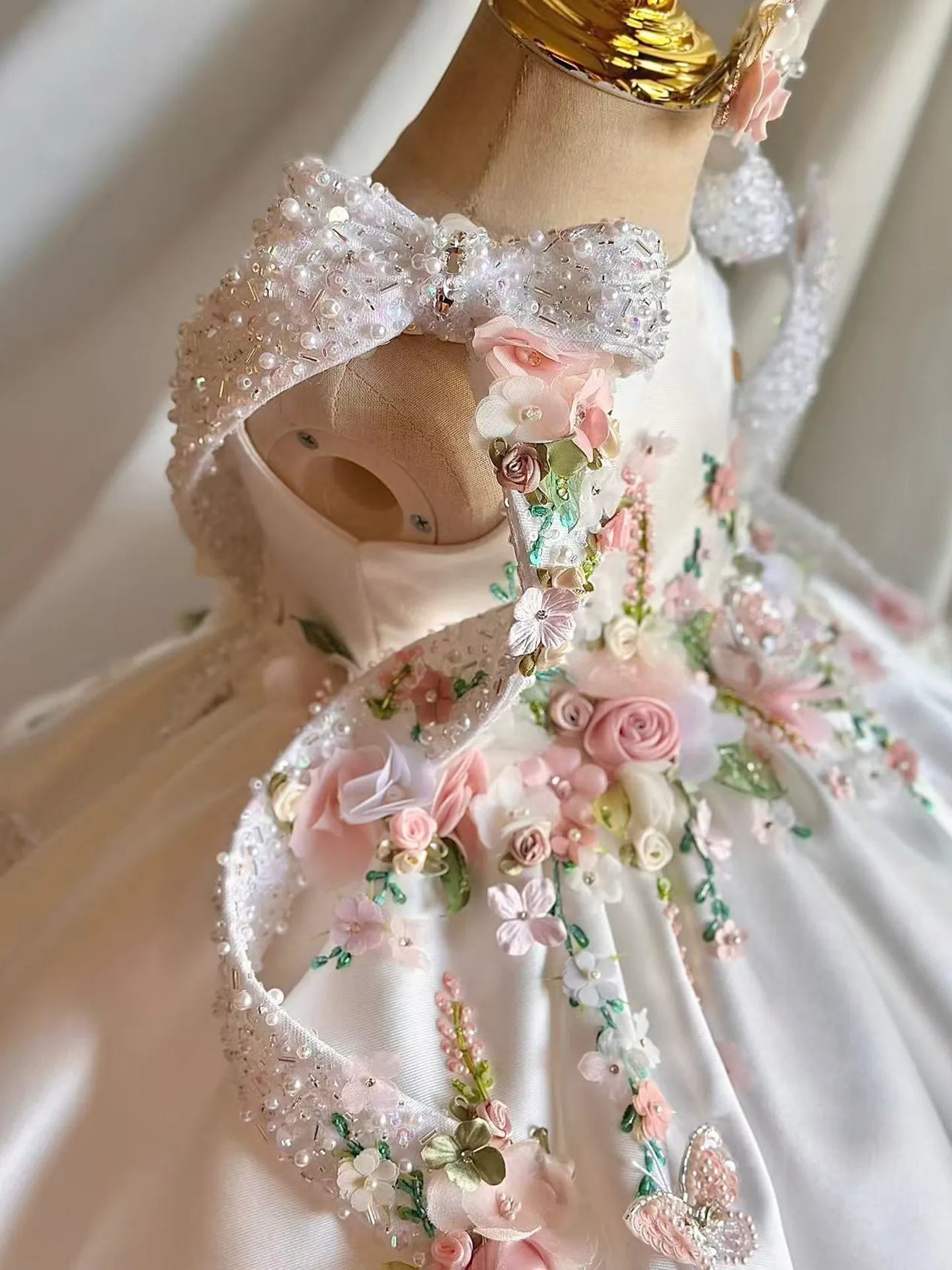 Flower Girl Dress Satin 3D Floral Embellished Ball Gown Wedding Gown First Christmas Party Dress For Girlsفساتين اطفا