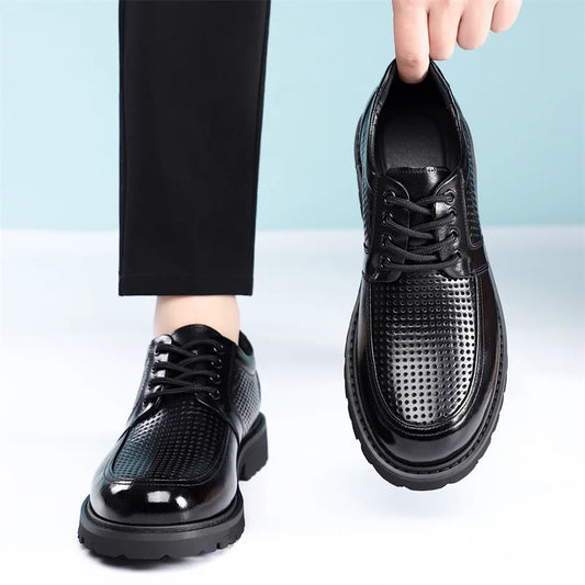 2026 Summer New Hallow Leather Shoes for Men Black Fashion Business Dress Shoes Male Lace Designer Platform Shoe Man