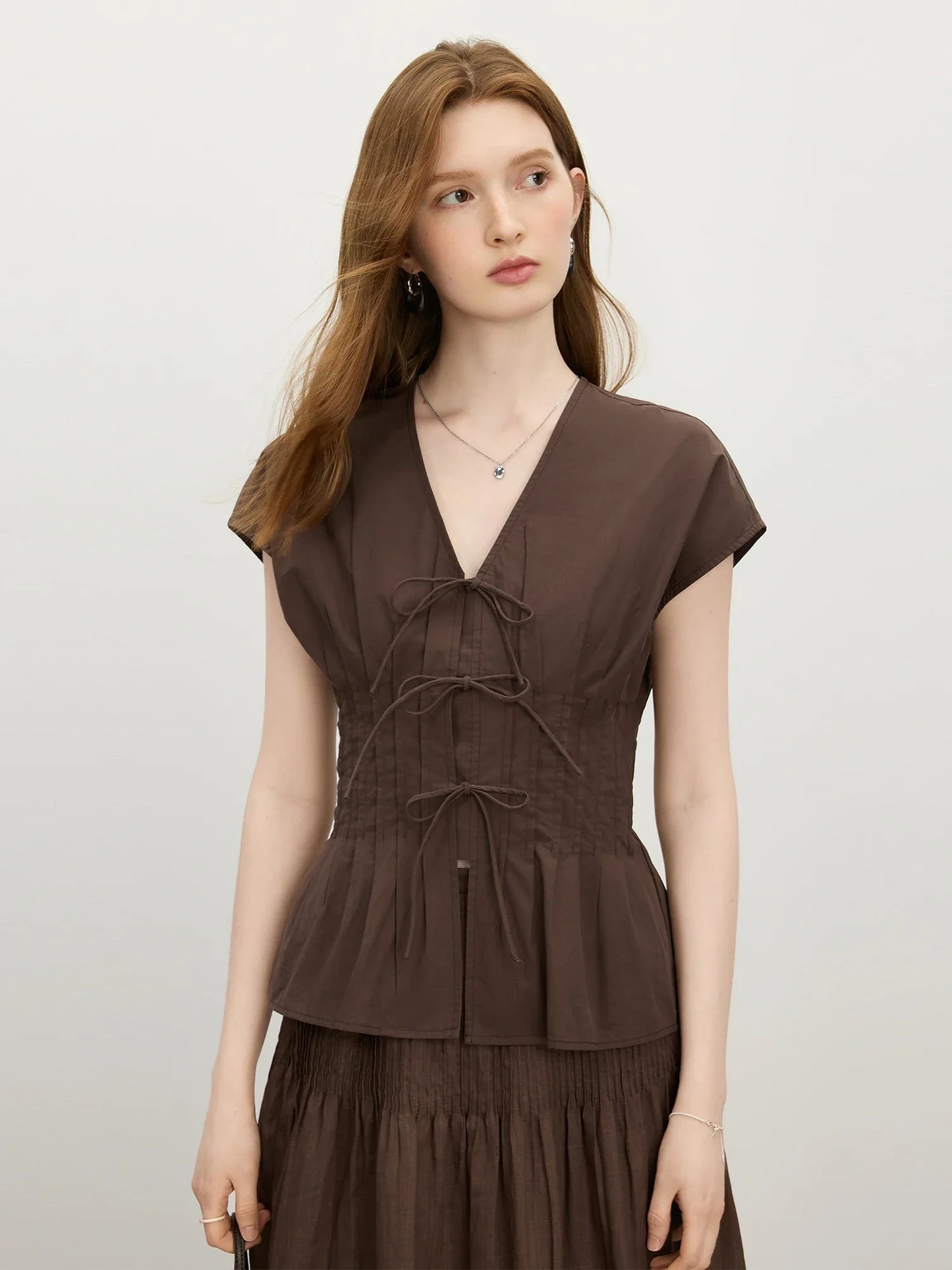 2025 Summer Women's Modern Bow-Tie V-Neck Blouse - Contoured Waist & Dolman Sleeve for Chic Occasions 25FS12737