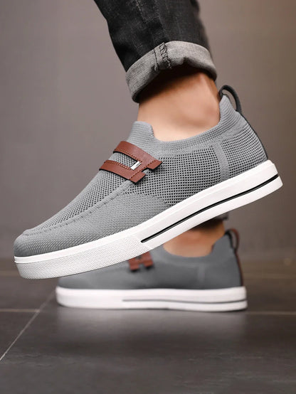 New Men Sports Shoes Mesh Breathable Casual Shoes Outdoor EVA Soft-Soled Walking Shoes Lightweight Comfortable Men Sports Shoes