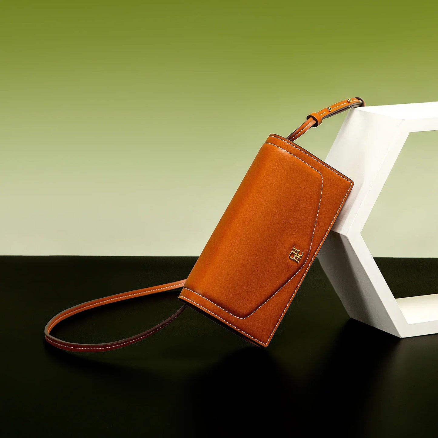 Fashion Simple Ladies Chain Bag Pure Colour Classic 2025 New Women's Small Square Bag Elegant and Versatile