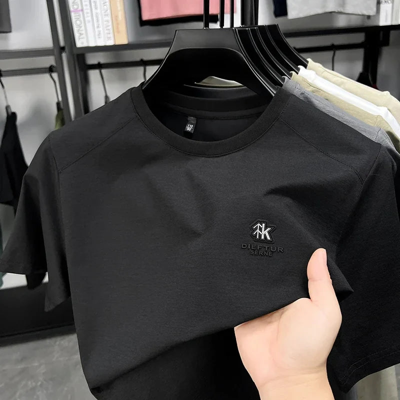 2026 New Men's Korean Style Fashion Badge Short Sleeved Sleeve Round Neck T-shirt Casual and Comfortable Summer Versatile Top