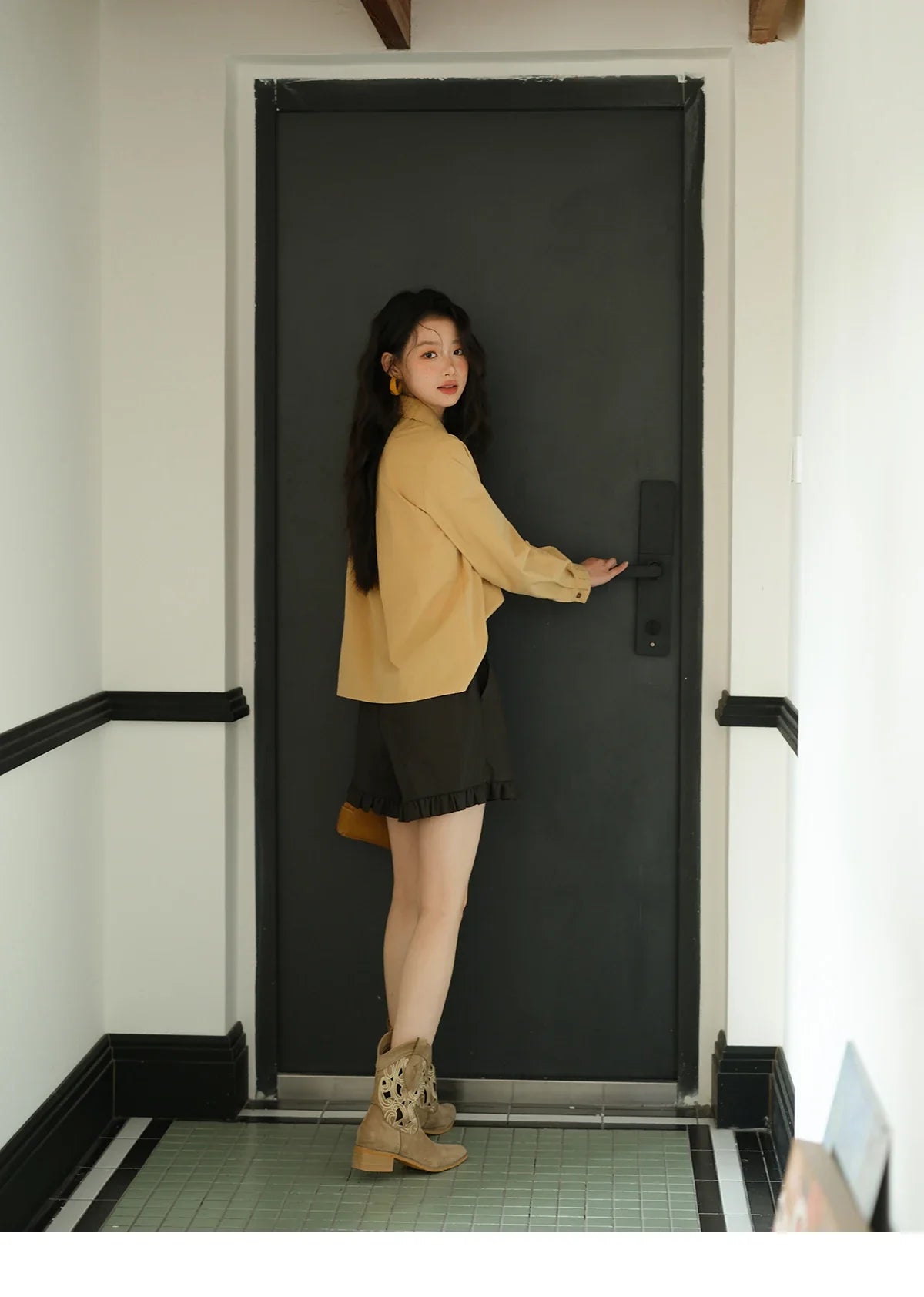 Women's Retro Yellow Lapel Cotton Shirt 2025 Autumn Loose Casual Top Contrasting Button with Pocket Shirts MXE41C2356