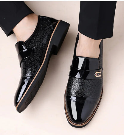 New Designer Patent Leather Wedding Shoes for Men Solid Color Business Casual Shoes Male Spring Autumn Fashion Dress Shoes Man