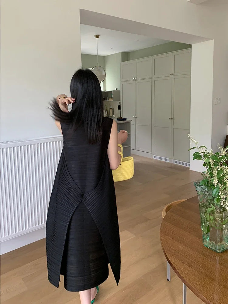 Miyake Pleated Women's Dresses Loose Plus Size High Quality Sense of Elegance Sleeveless Mid-length Skirt 2025 Spring New