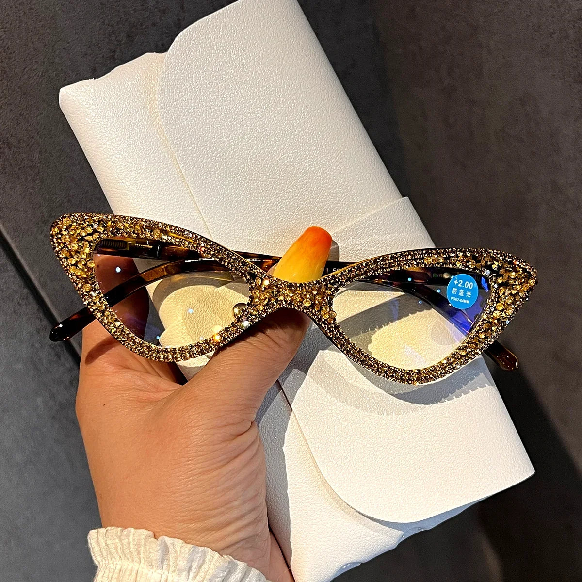 Luxury Sexy Small Cat Eye Reading Glasses Women 2025 Trendy Retro Spring Leg Presbyopia Glasses Ladies Fashion Optical Eyewear