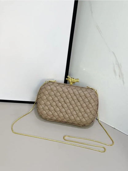 Elegant Box Shaped Dinner Clutch Crossbody Bag for Women Fashionable Chain Strap Handbag Retro Style Leather Handbag