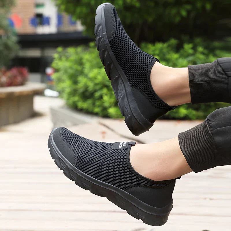Lightweight Men Casual Shoes Breathable Slip on Male Casual Sneakers Anti-slip Men's Flats Outdoor Walking Shoes Size 38-46