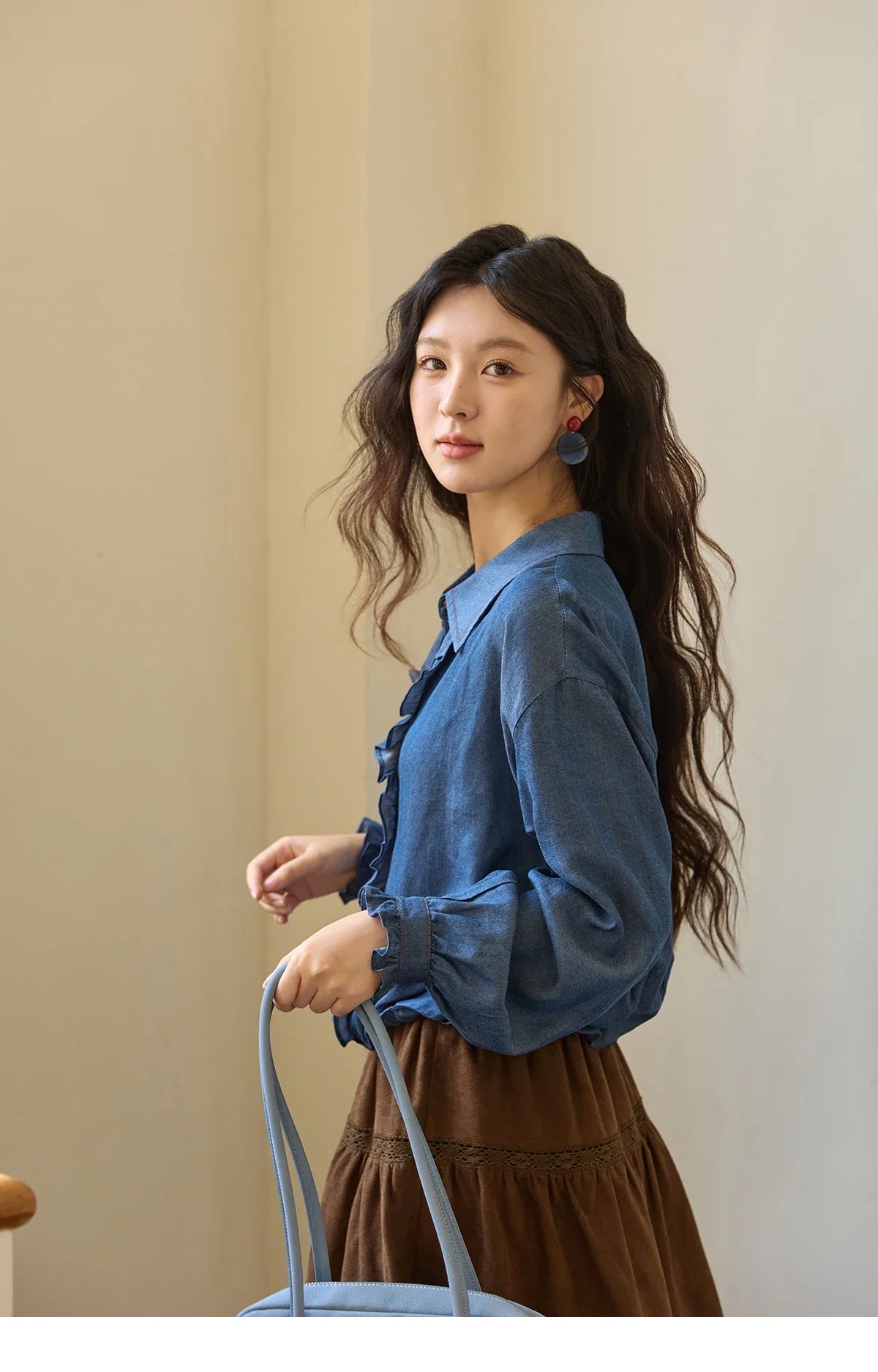 Blue Lyocell Imitation Denim Shirt for Women Autumn 2025 Ruffled Placket Contrasting Button Waist Cinc Shirt MXE43C2386