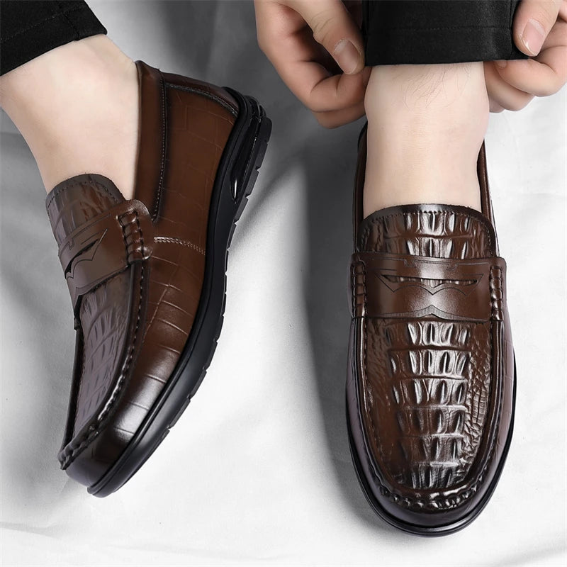 Mens Leather Mens Loafers Non Slip Walking Flats Breathable Driving Shoes Outdoor Slip on Casual Shoes Man Work Office Sneakers