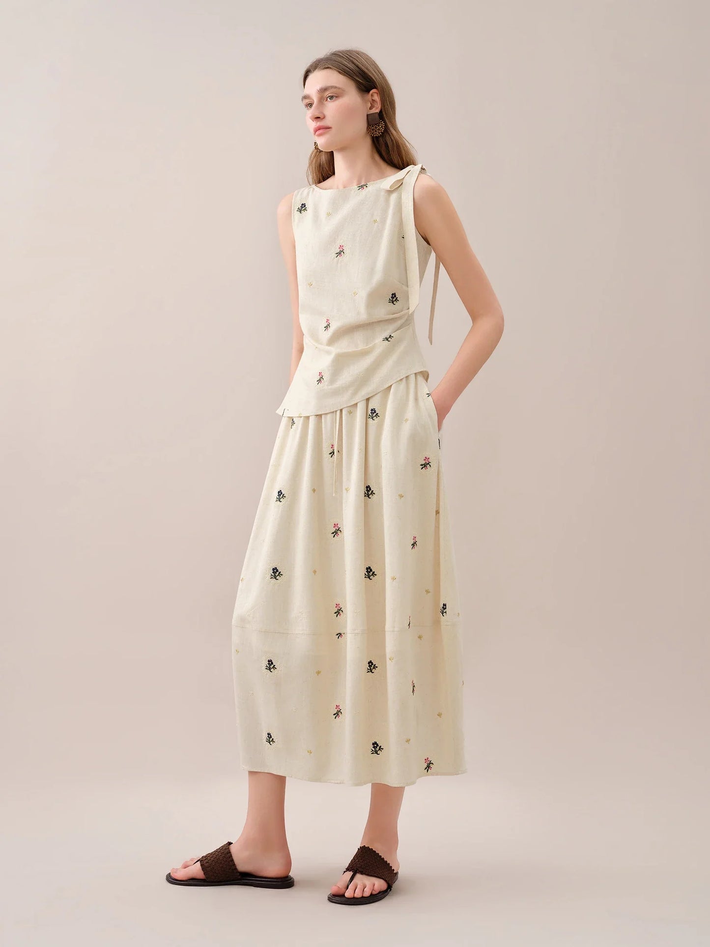 Fashionable Embroidered Sleeveless Top and Tulip Skirt Elastic Waist Retro Women 2026 Summer New Arrival Set