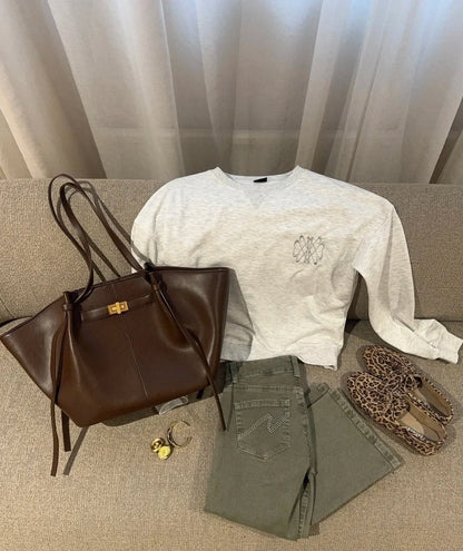 2026 New Large Capacity Trapeze Women Shoulder Bags Designer Metal Lock Handbags High-Quality Pu Leather Big Tote Commute Bag