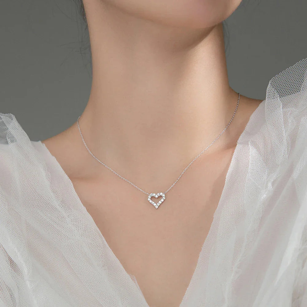 D VVS1 Sparking Moissanite Necklace Heart Pendant for Women s925 Sterling Sliver Plated 18k Party Birthday Gift Jewelry