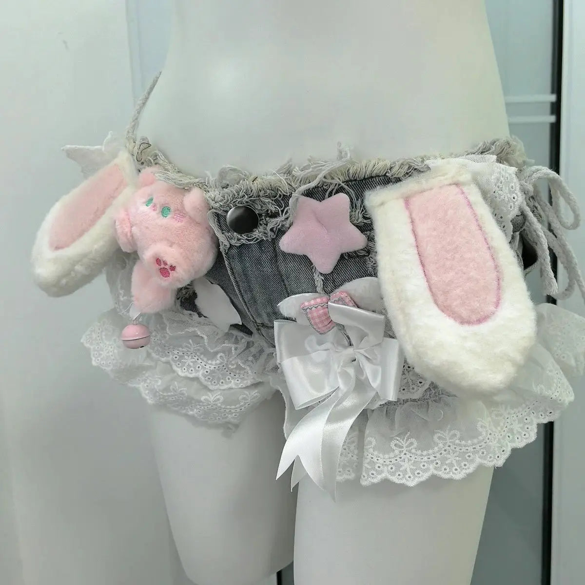 Niche Designer Handmade Cute Sexy Lace Hot Girl Sling Stitching Low Waist Super Short Shorts