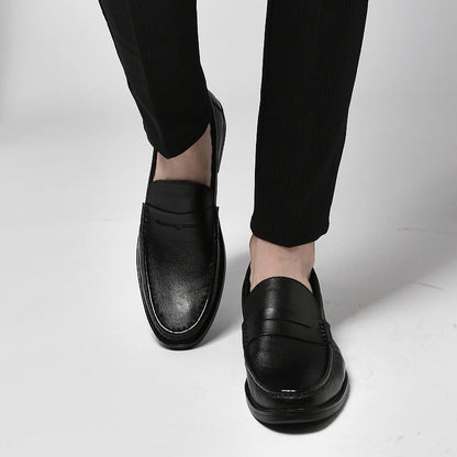 New Luxury Slip on Dress Shoes Men Italian Comfortable Loafer for Men Outdoor Mens Slip on Flats Classic Men Shoes for Wedding