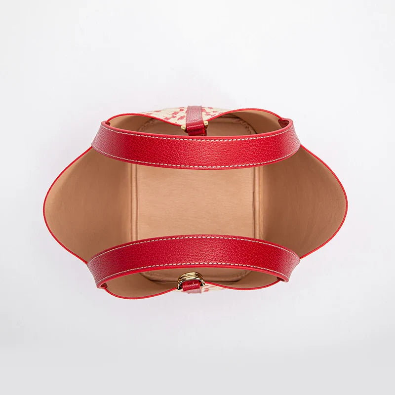 Classic Fashion Retro Design New 2024 Women's Vegetable Basket Bag with Metal Decorative Letter Design Women's Handbag